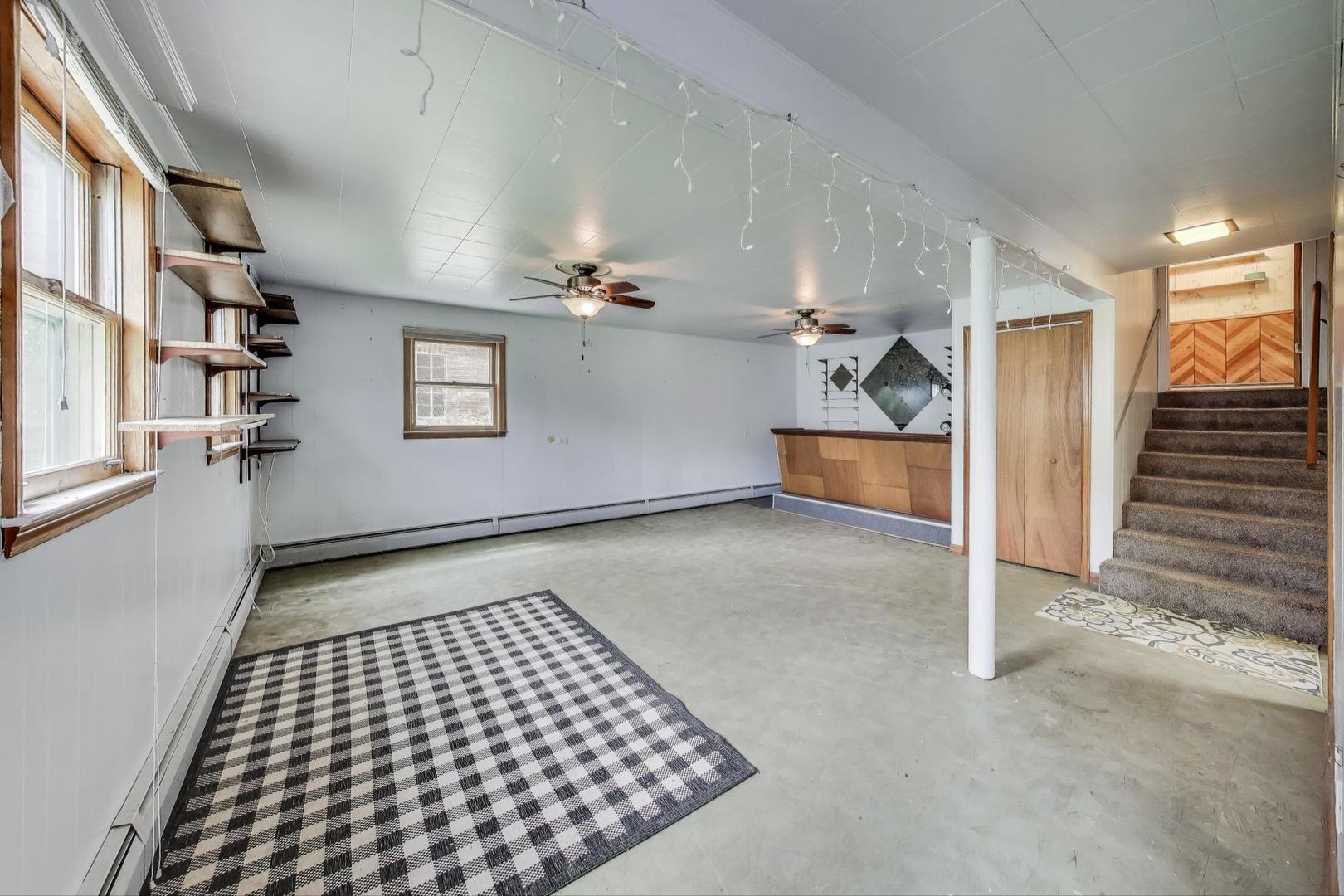 4121 Maple Avenue Lyons, IL 60534 - Photo 21 of 32 a view of an empty room