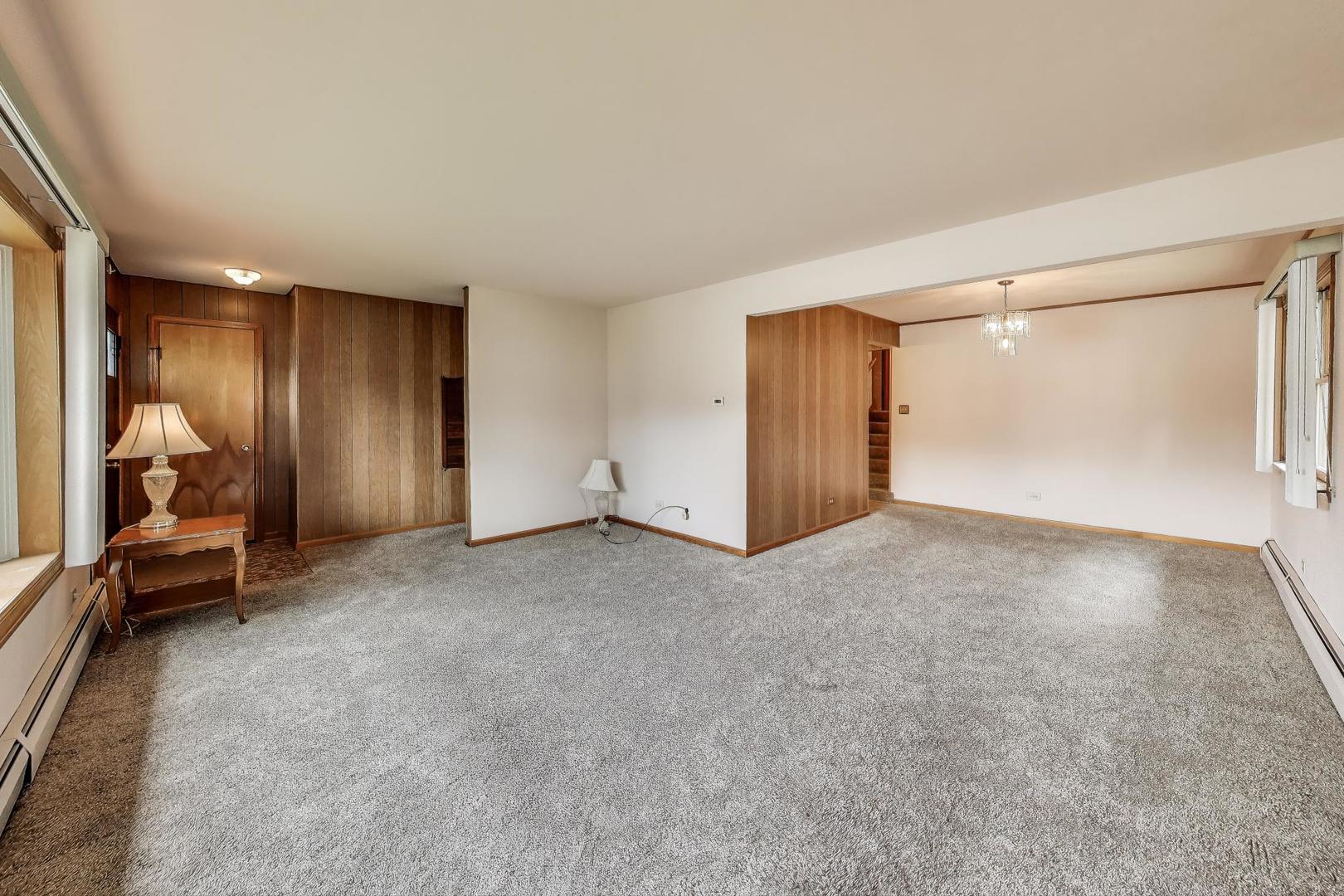 4121 Maple Avenue Lyons, IL 60534 - Photo 4 of 32 a view of an empty room