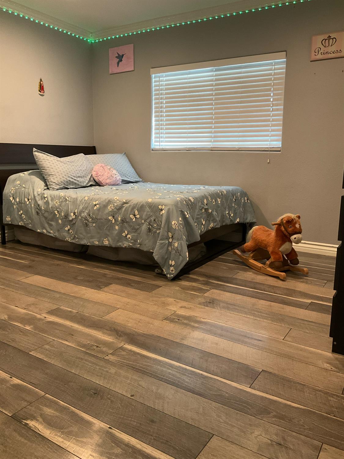 15820 South Harlan Road, Unit 5 Lathrop, CA 95330 - Photo 4 of 18 a bedroom with a bed and a window