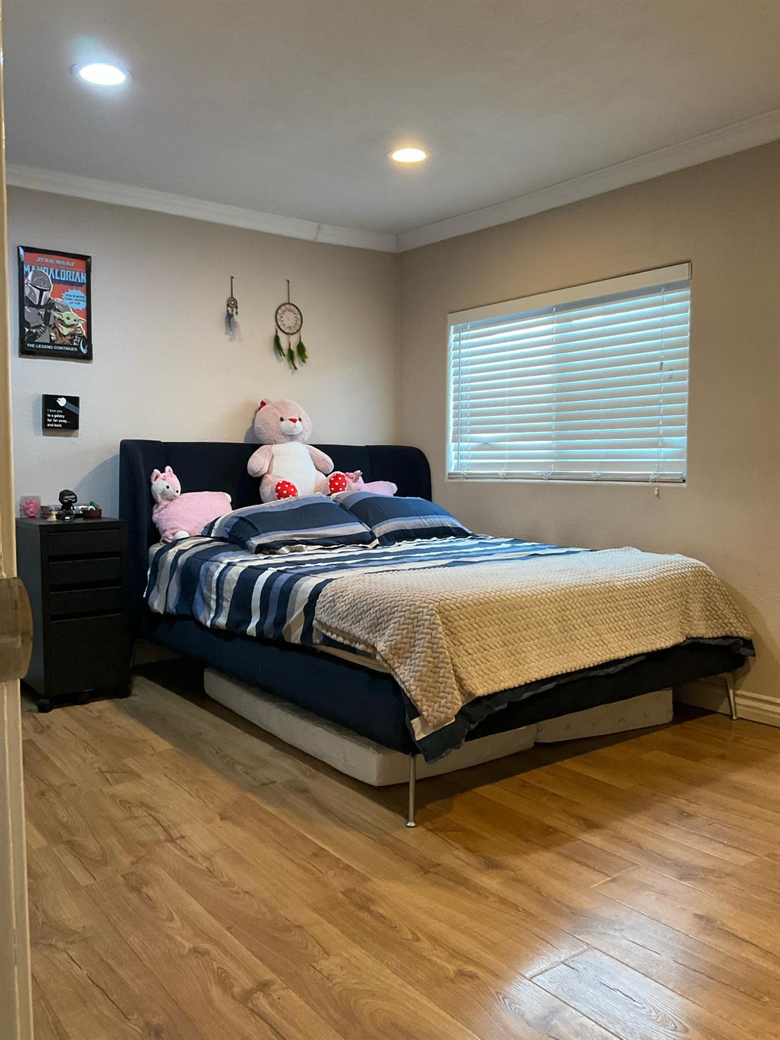 15820 South Harlan Road, Unit 5 Lathrop, CA 95330 - Photo 5 of 18 a bedroom with a bed and a dresser