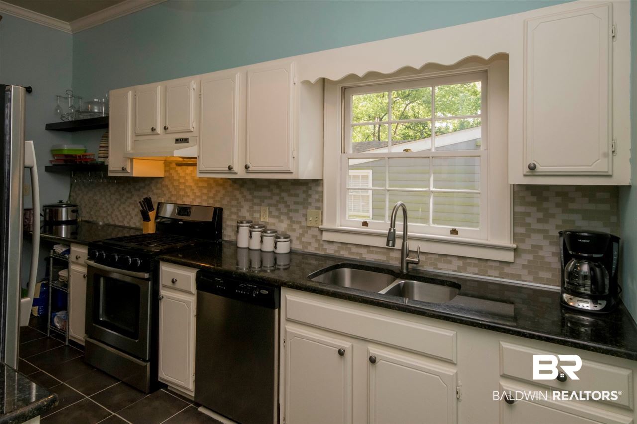 220 Hazel Street Mobile, AL 36607 - Photo 19 of 36