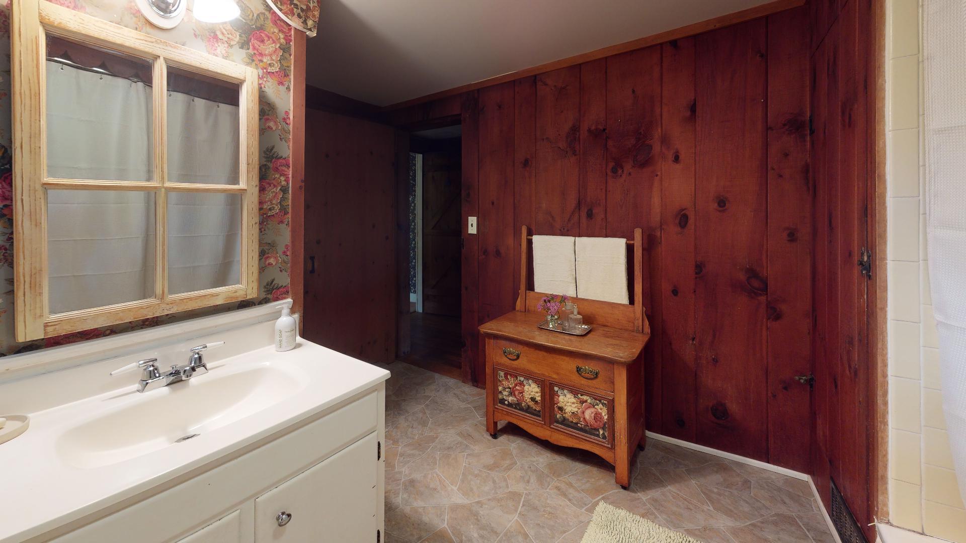 96 Murray Hill Road East Boothbay, ME 04544 - Photo 23 of 49 2nd Floor Full Bath
