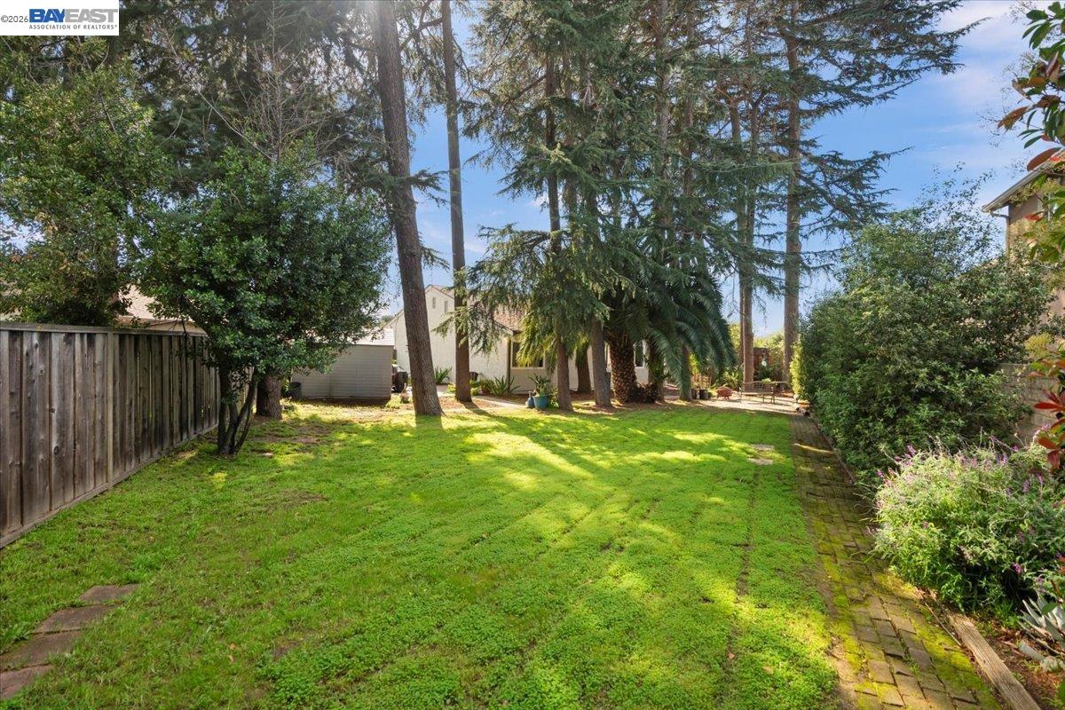 298 Edwin Way Hayward, CA 94544 - Photo 5 of 24