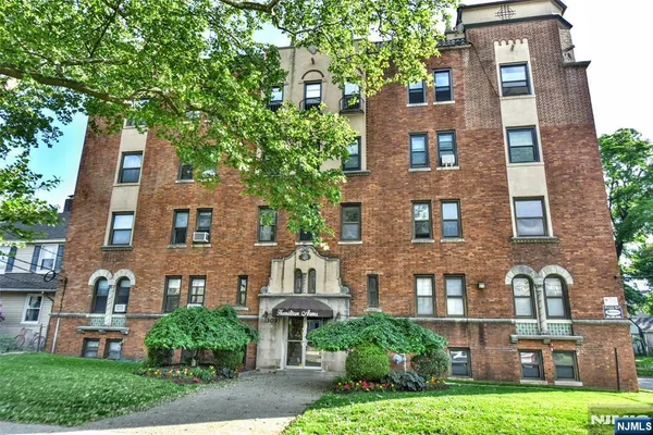 $235,000 | 303 Hamilton Place, Unit A4, Hackensack, NJ 07601