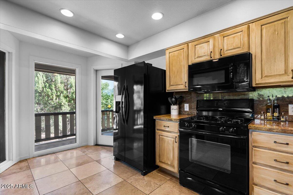 2305 Road Runner Road Sedona, AZ 86336 - Photo 12 of 60 Kitchen