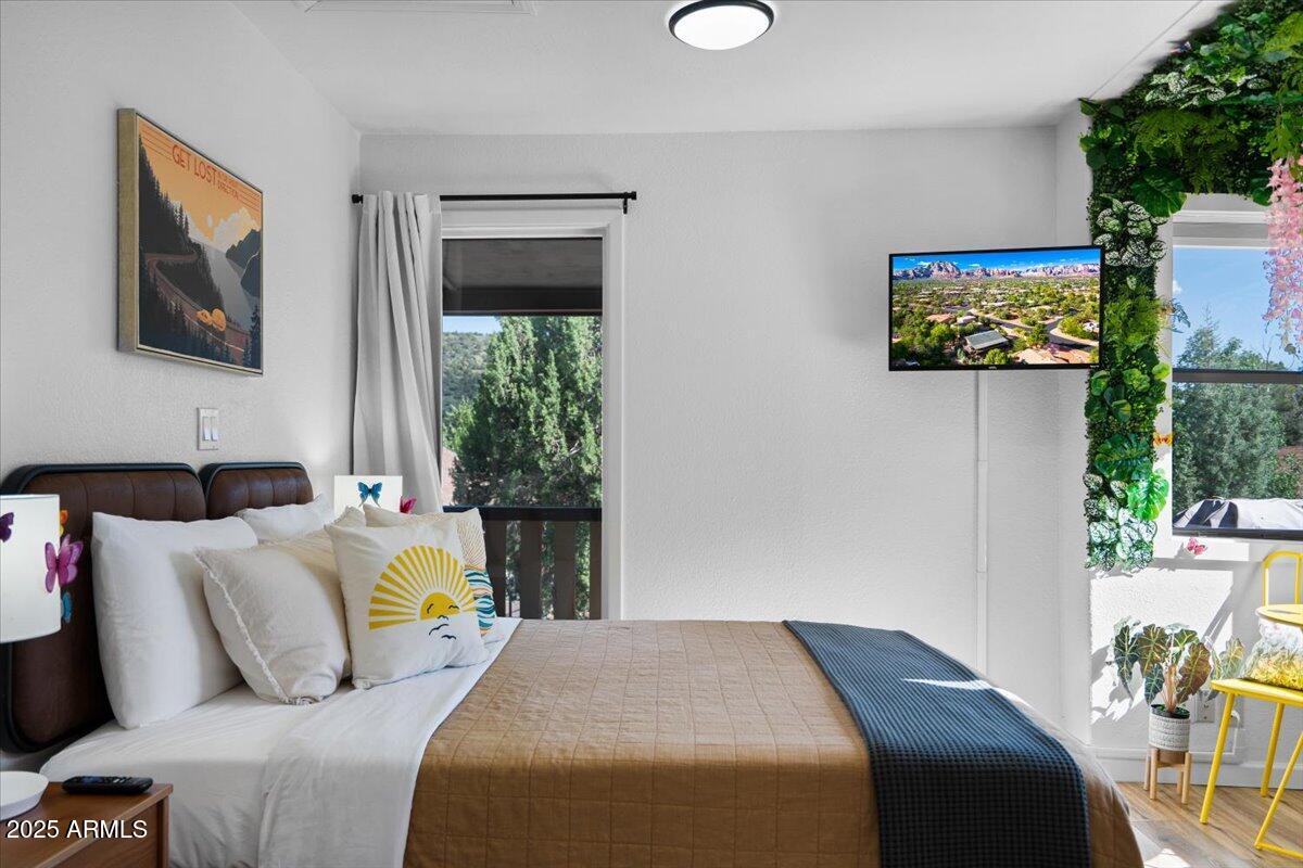 2305 Road Runner Road Sedona, AZ 86336 - Photo 23 of 60 Guest Bedroom 2