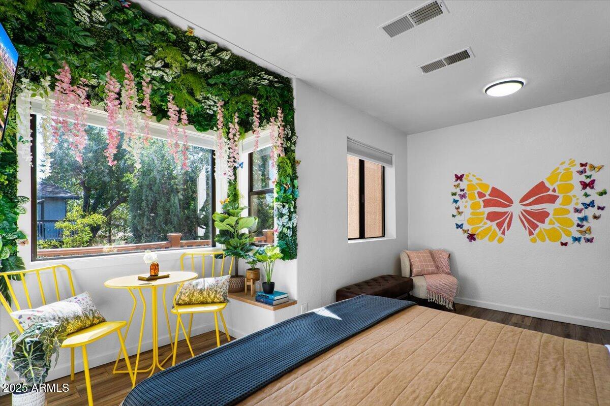 2305 Road Runner Road Sedona, AZ 86336 - Photo 24 of 60 Guest Bedroom 2