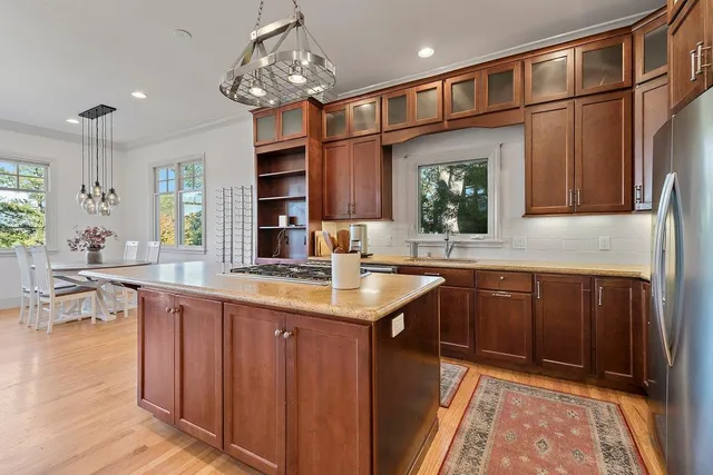 $2,849,000 | 562 Hillcrest Way, Redwood City, CA 94062