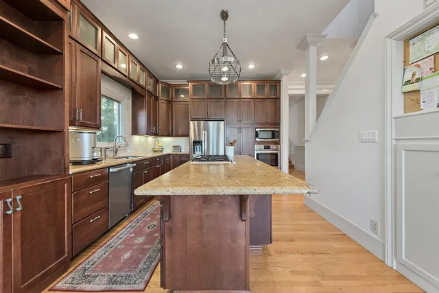 $2,849,000 | 562 Hillcrest Way, Redwood City, CA 94062