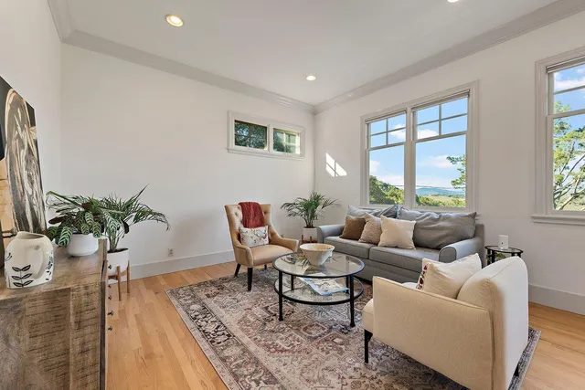 $2,849,000 | 562 Hillcrest Way, Redwood City, CA 94062