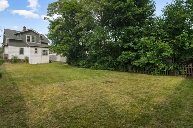 $275,000 | 17 Radcliffe Avenue, Waterbury, CT 06705