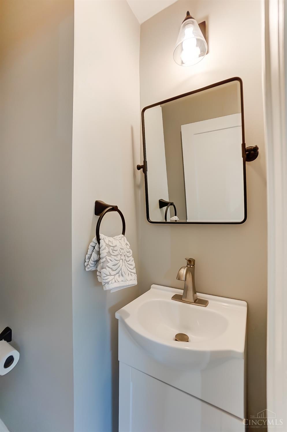 1327 Edwards Road Cincinnati, OH 45208 - Photo 22 of 46 Gallery Image 22