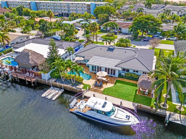 a view of yard with outdoor seating