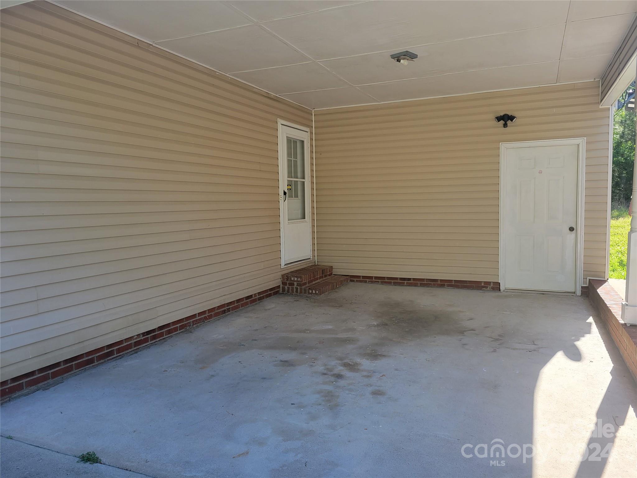 830 Long Branch Road Grover, NC 28073 - Photo 5 of 37 a view of a garage