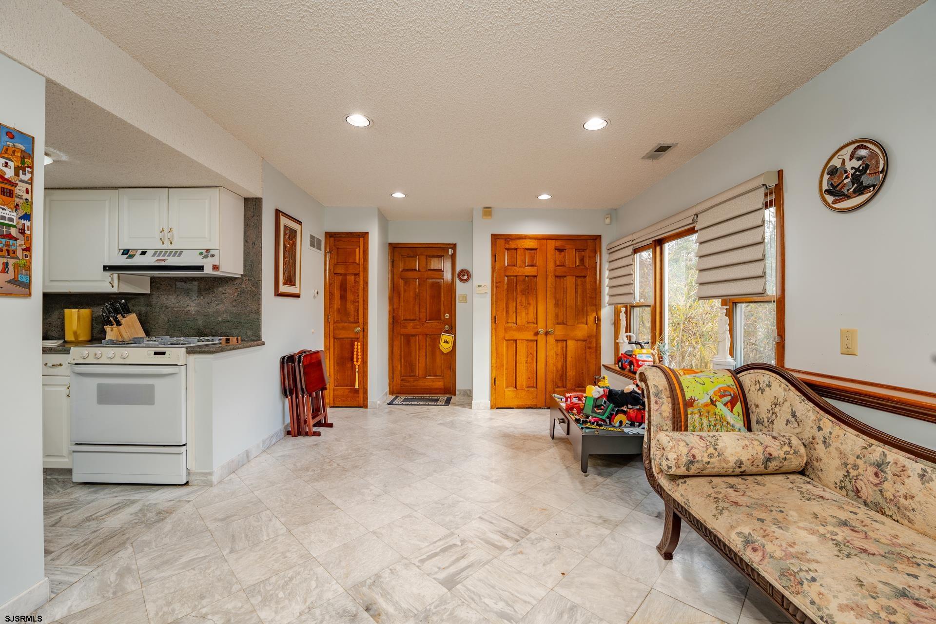 953 Chestnut Avenue Sewell, NJ 08080 - Photo 13 of 76