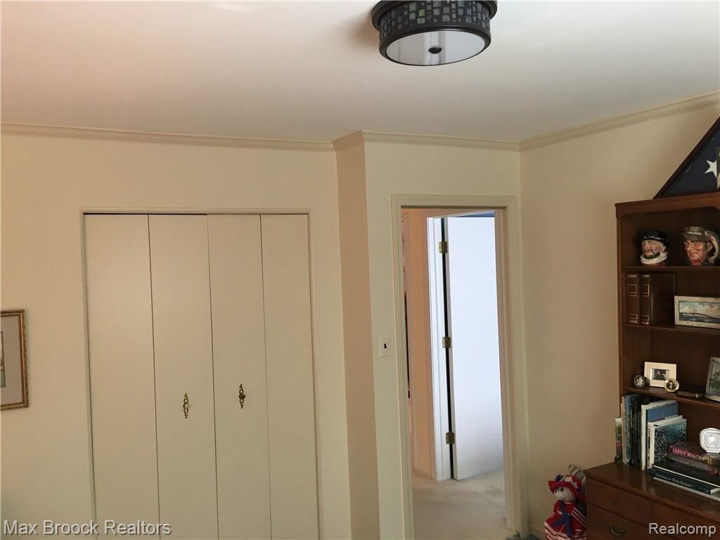 1750 Tiverton Road Bloomfield Hills, MI 48304 - Photo 16 of 32