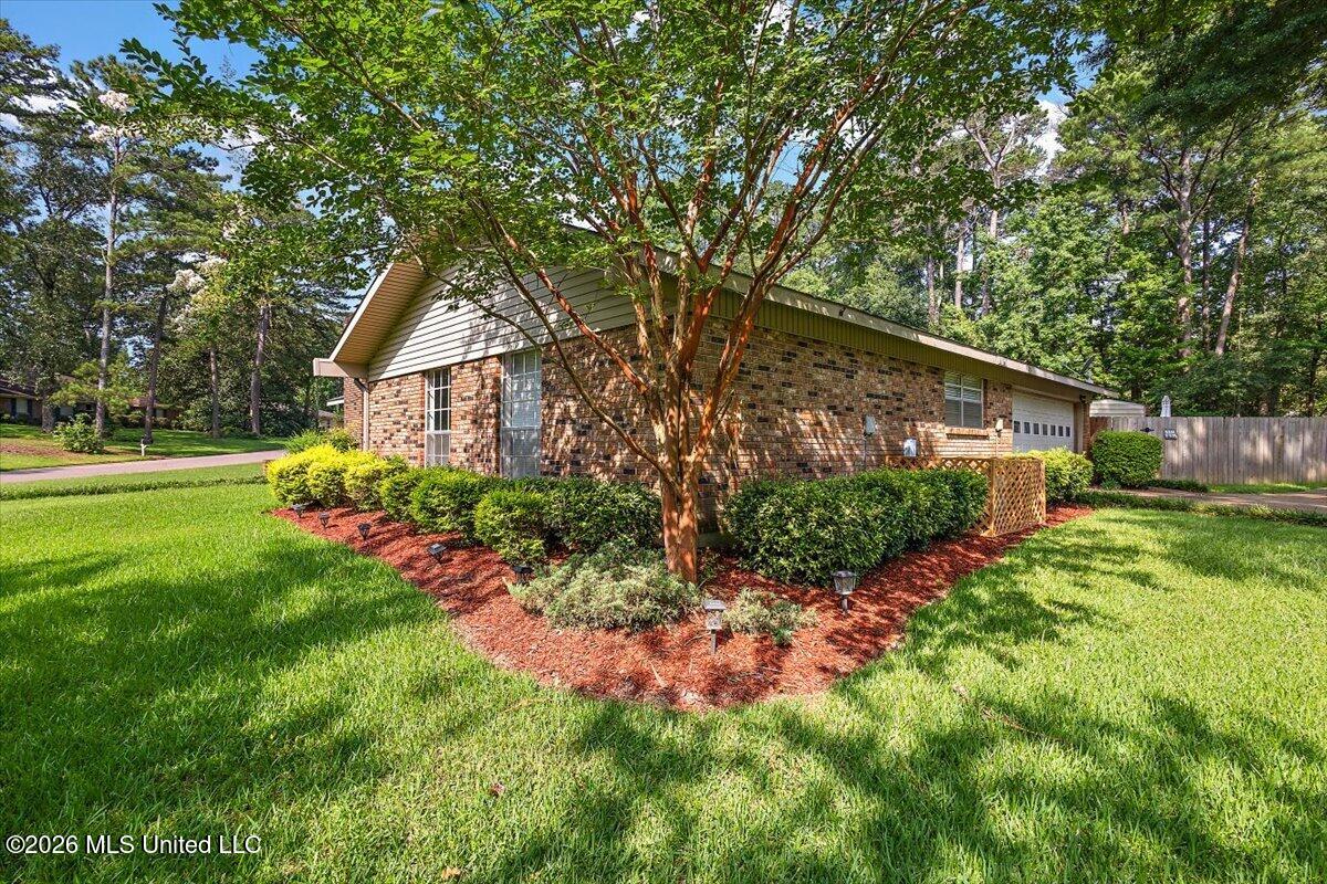 65 Summit Ridge Drive Brandon, MS 39042 - Photo 2 of 30 02-HTP_0172
