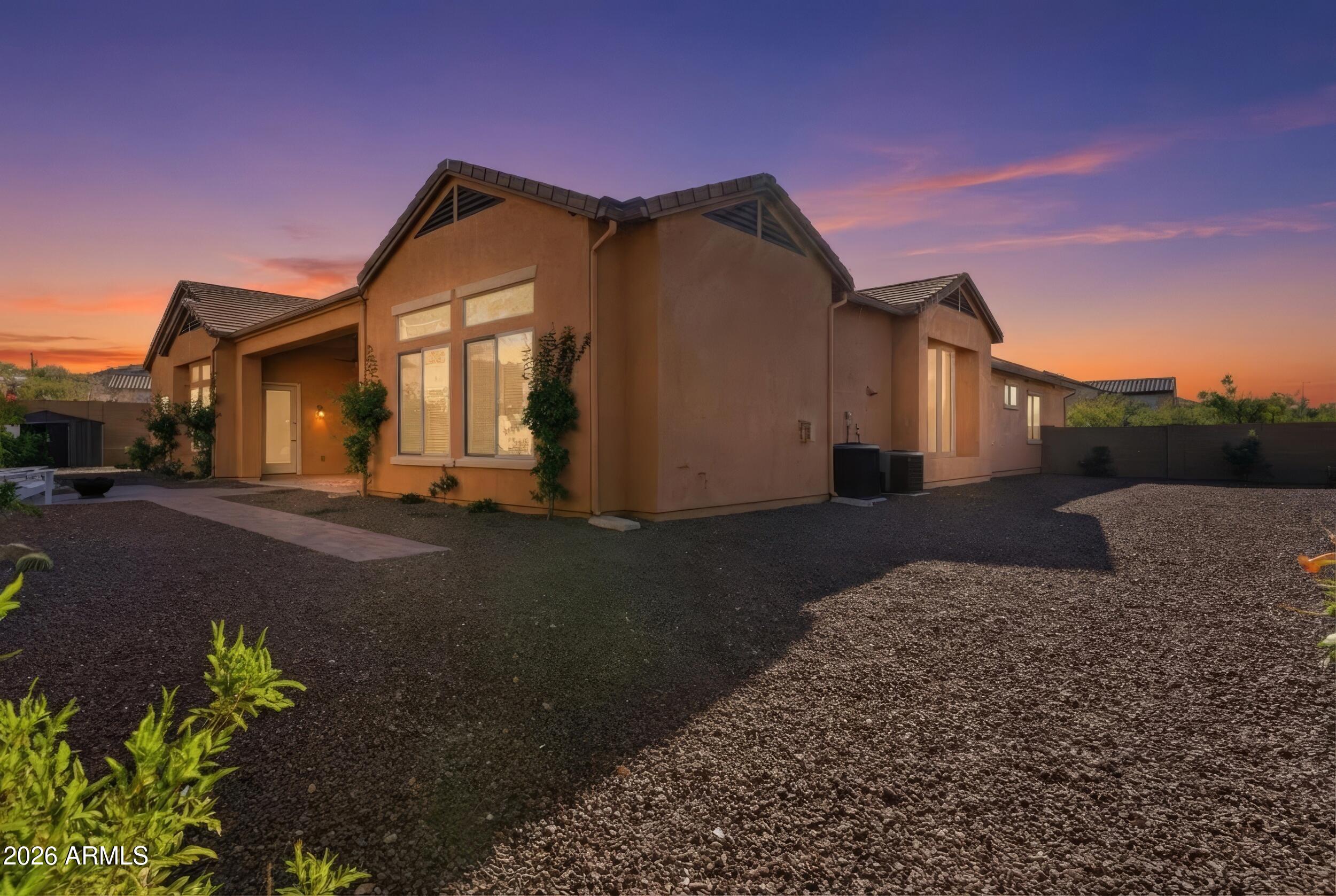 1732 West Gambit Trail Phoenix, AZ 85085 - Photo 5 of 61 33_dsc07634_twilight_71ca8fbd-17ac-4355-