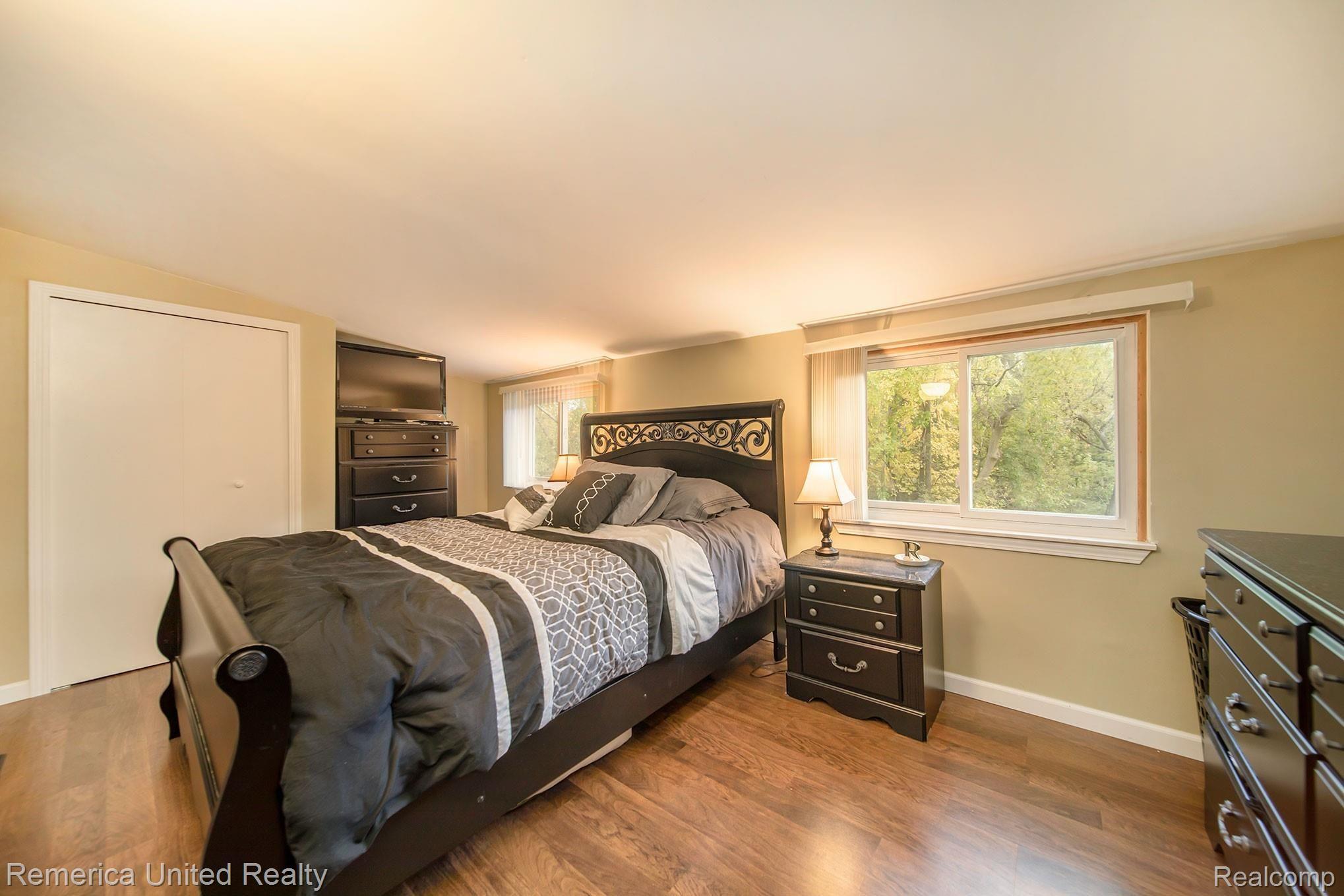 2795 Loon Lake Road Wixom, MI 48393 - Photo 15 of 27 2795-Loon-Lake_41.jpg