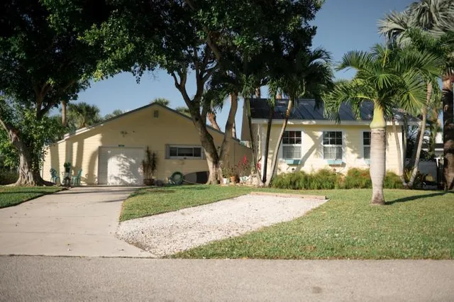 $795,000 | 1906 South Ocean Drive, Hutchinson Island, FL 34949