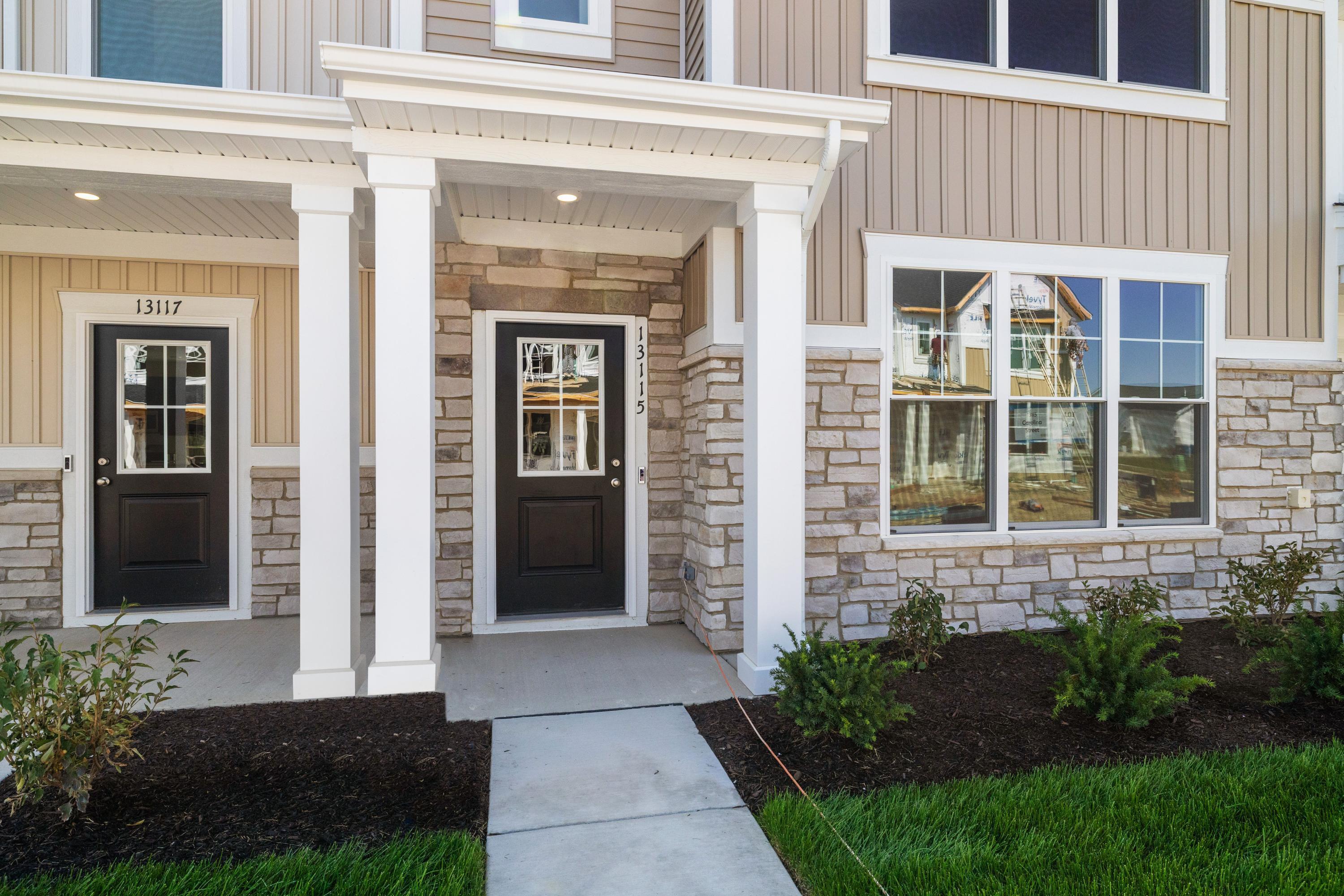 13115 Carolina Street Crown Point, IN 46307 - Photo 2 of 18 3000x2000