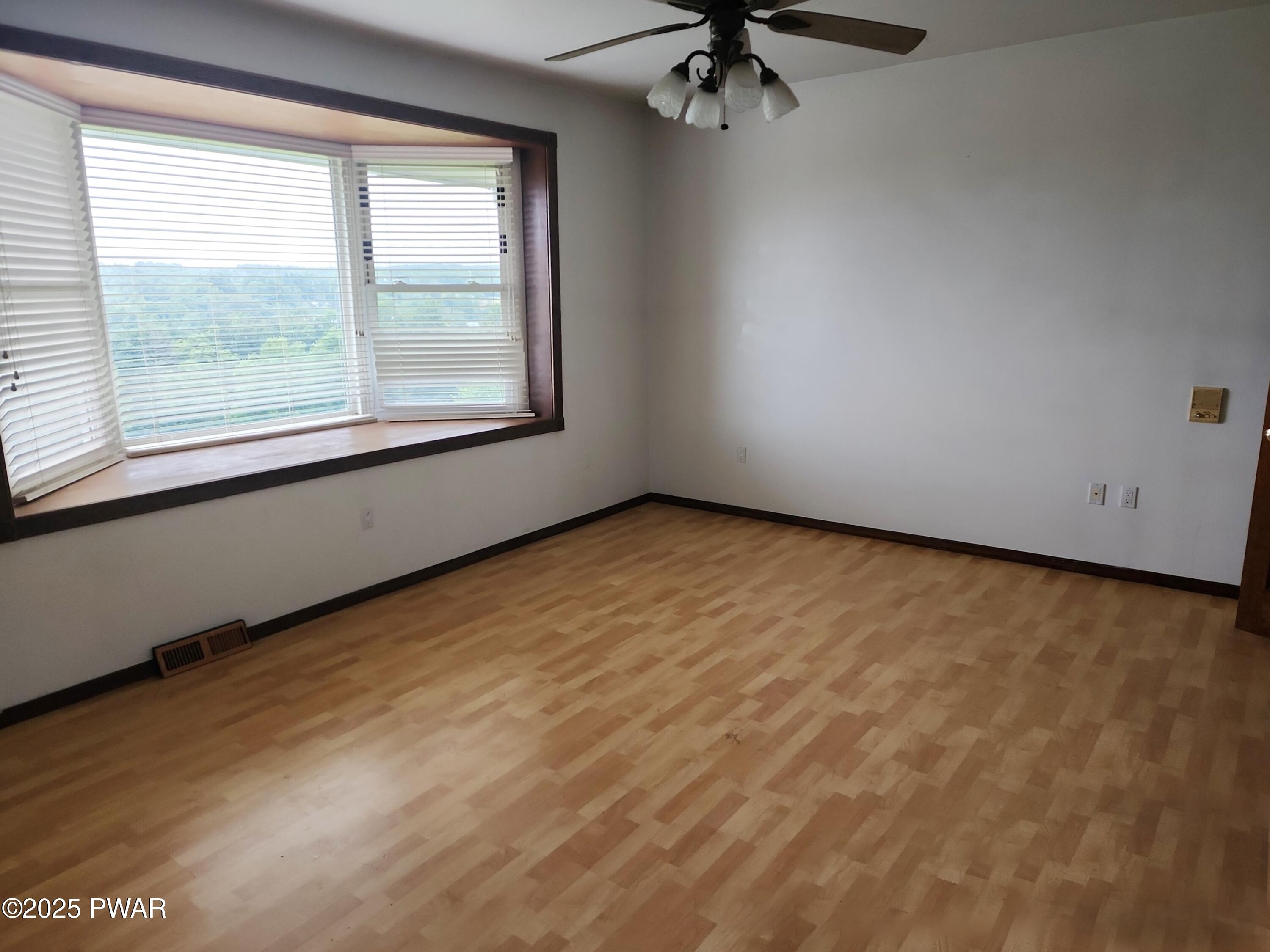 961 Aberdeen Road Moscow, PA 18444 - Photo 17 of 26 an empty room with a window