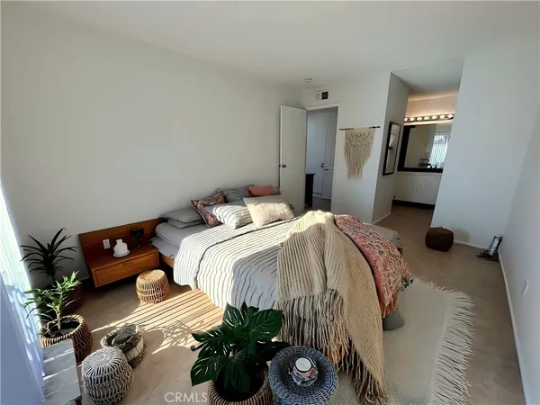 $1,995 | 51049 Eisenhower Drive, Unit 7, La Quinta, CA 92253