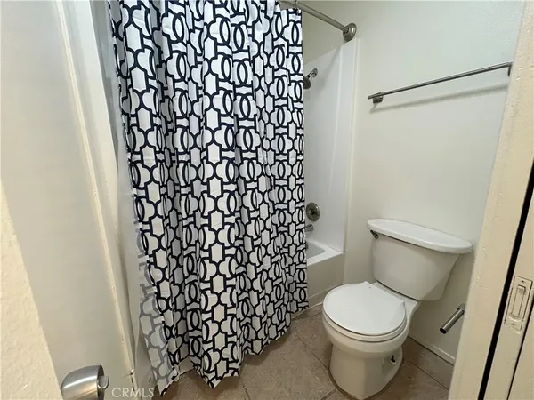 $1,995 | 51049 Eisenhower Drive, Unit 7, La Quinta, CA 92253