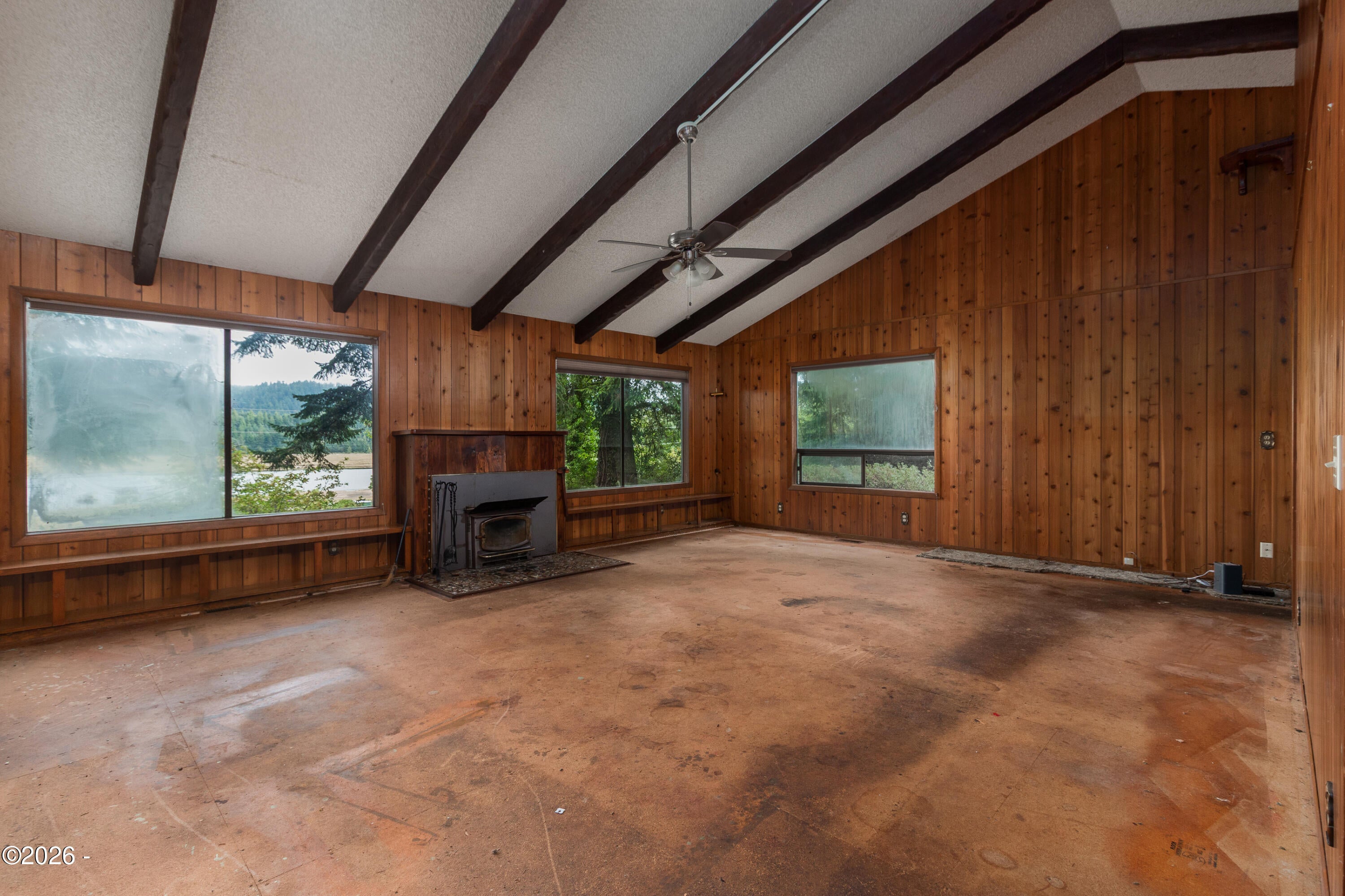 82 East Rainbow Road Waldport, OR 97394 - Photo 16 of 35 Gallery Image 16