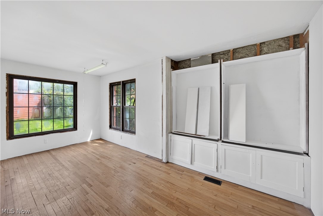 2561 Charney Road Cleveland, OH 44118 - Photo 16 of 47 The Office. Just needs your imagination and finishing touches