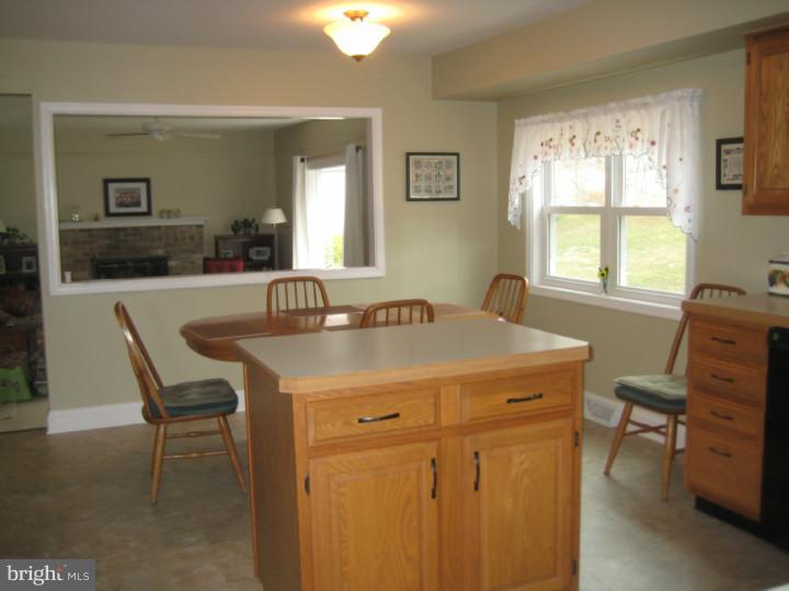 217 Beaver Road Southampton, PA 18966 - Photo 11 of 23 Kitchen