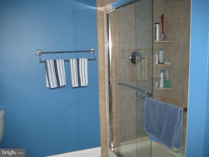 217 Beaver Road Southampton, PA 18966 - Photo 17 of 23 Master Bathroom