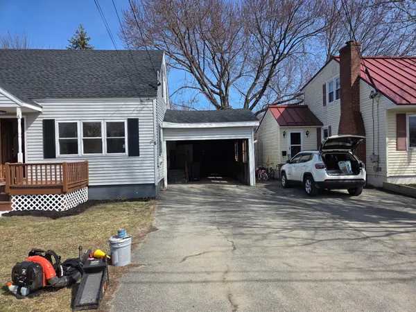 $239,999 | 6 Liberty Street, Fairfield, ME 04937