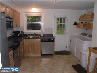 712 Spring Avenue Fort Washington, PA 19034 - Photo 3 of 9 Kitchen
