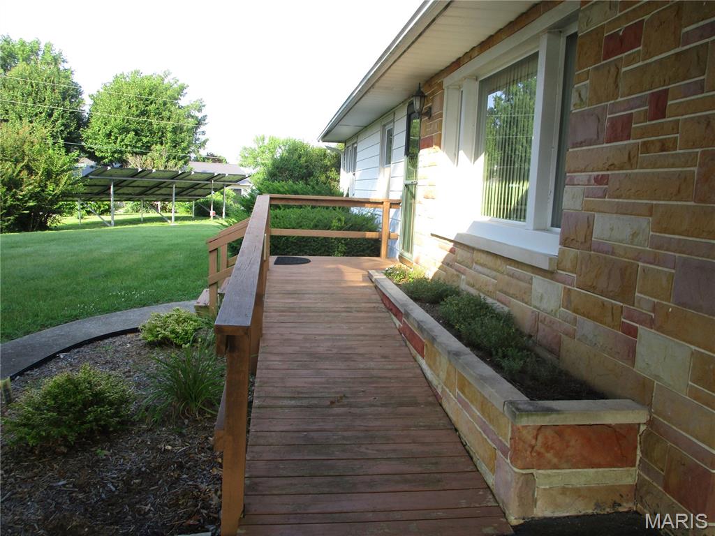 103 Paulette Street Chester, IL 62233 - Photo 2 of 41