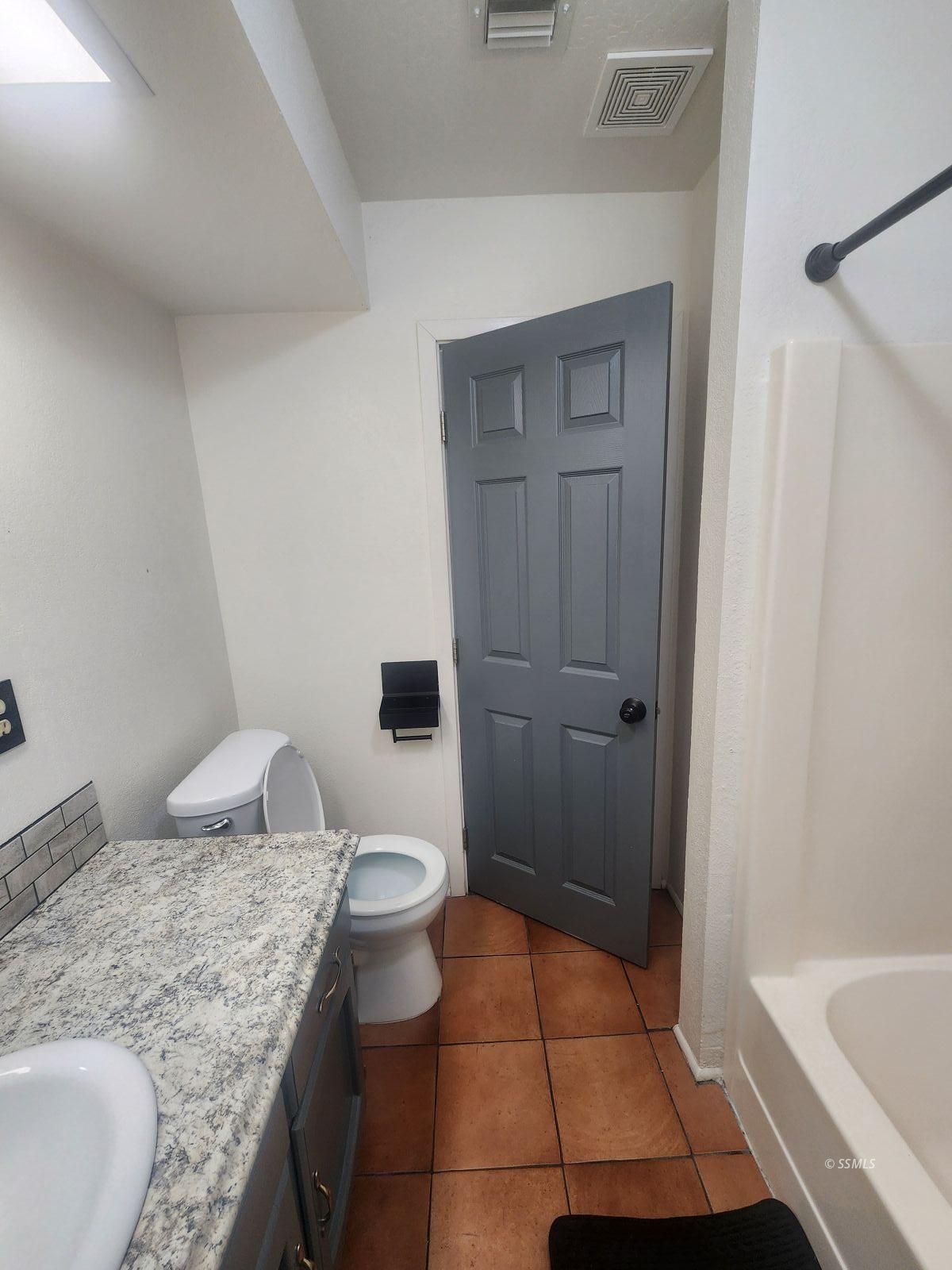932 West Langley Avenue Ridgecrest, CA 93555 - Photo 8 of 23