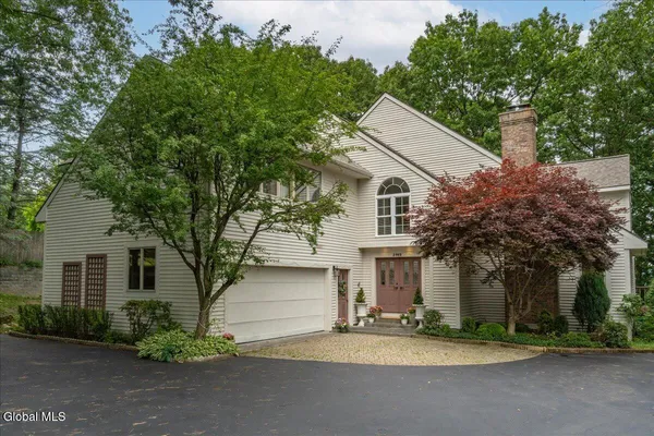 $775,000 | 4 Spyglass Hill, Menands, NY 12204