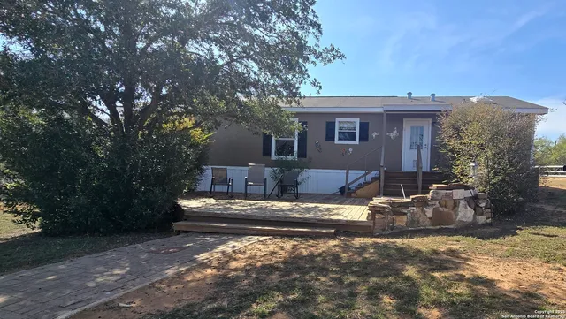 $276,900 | 188 Country View Lane, Floresville, TX 78114