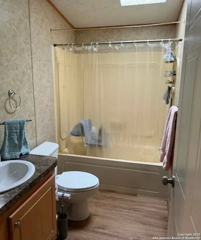 $276,900 | 188 Country View Lane, Floresville, TX 78114