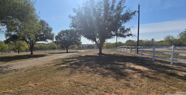 $276,900 | 188 Country View Lane, Floresville, TX 78114