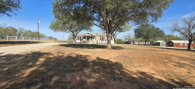 $276,900 | 188 Country View Lane, Floresville, TX 78114