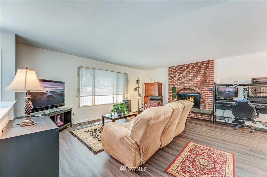 12918 Southeast 186th Street Renton, WA 98058 - Photo 2 of 25 Gallery Image 2