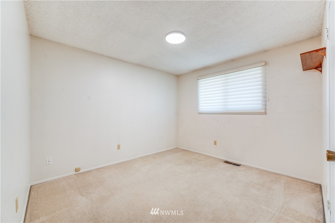12918 Southeast 186th Street Renton, WA 98058 - Photo 15 of 25 Gallery Image 15