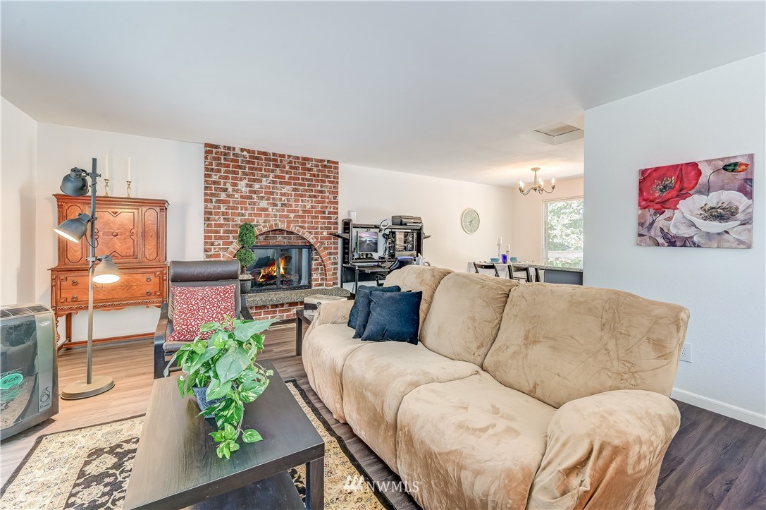 12918 Southeast 186th Street Renton, WA 98058 - Photo 4 of 25 Gallery Image 4