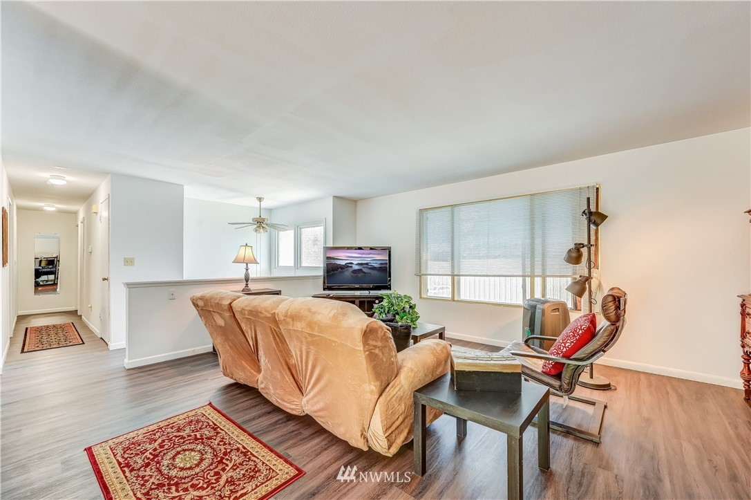 12918 Southeast 186th Street Renton, WA 98058 - Photo 5 of 25 Gallery Image 5