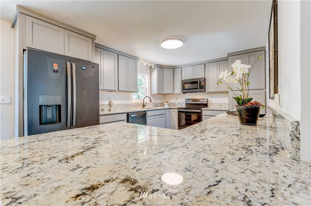 12918 Southeast 186th Street Renton, WA 98058 - Photo 10 of 25 Gallery Image 10