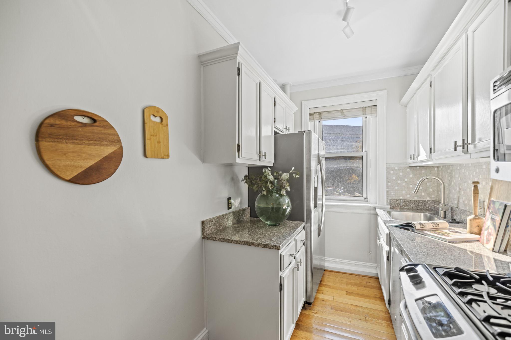 1954 Columbia Road Northwest, Unit 211 Washington, DC 20009 - Photo 9 of 23 Stainless steel appliances