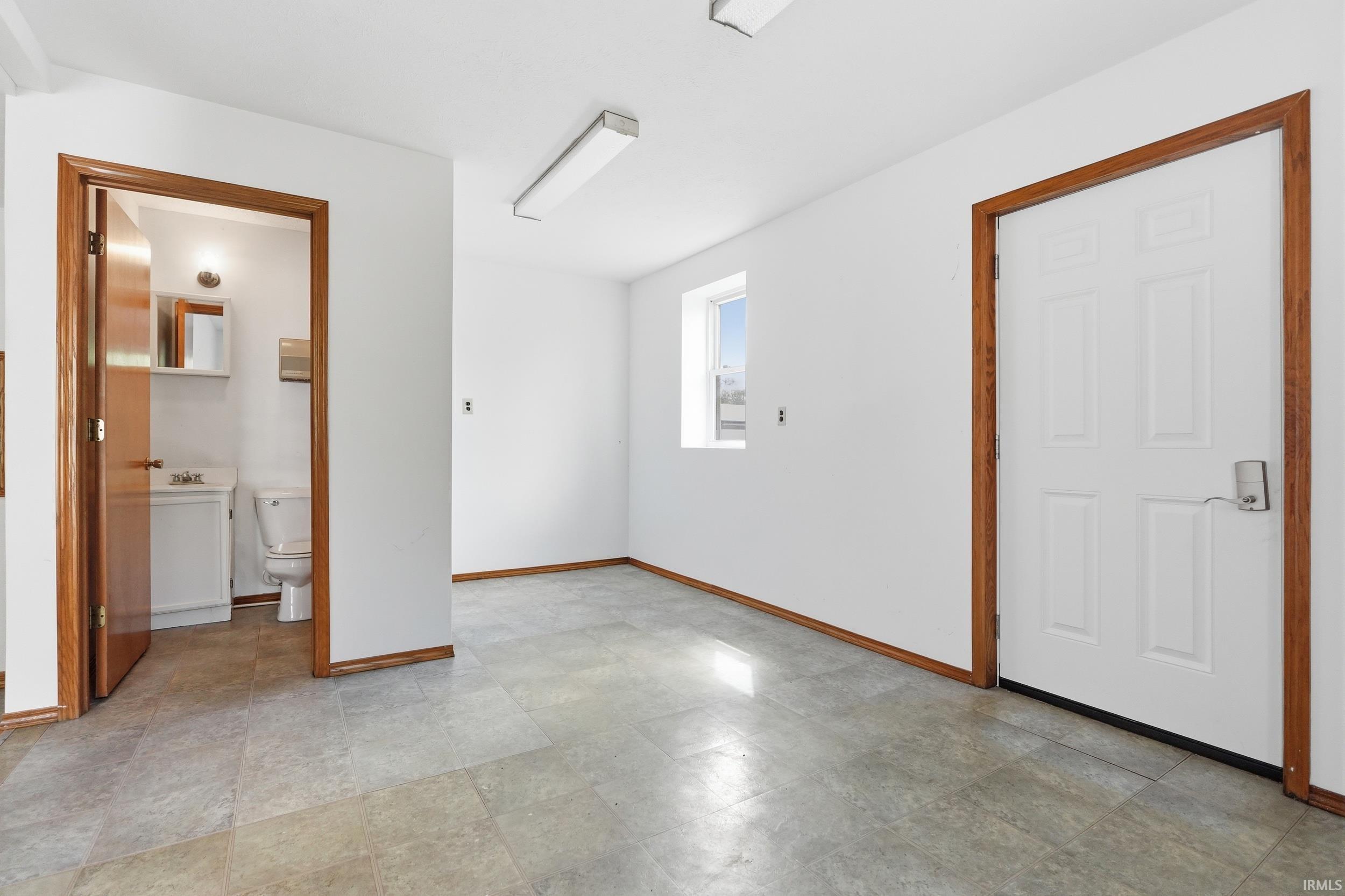 307 Nursery Street Lagrange, IN 46761 - Photo 4 of 35