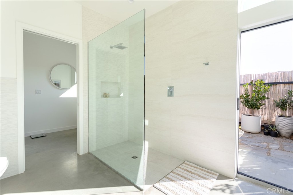 7802 Quail Springs Road Joshua Tree, CA 92252 - Photo 17 of 46 a bathroom with a shower and a sink