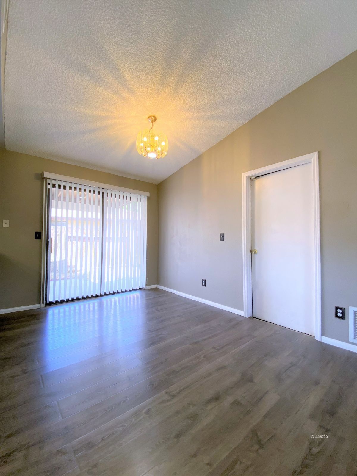 204 Kimberly Lane Ridgecrest, CA 93555 - Photo 8 of 27